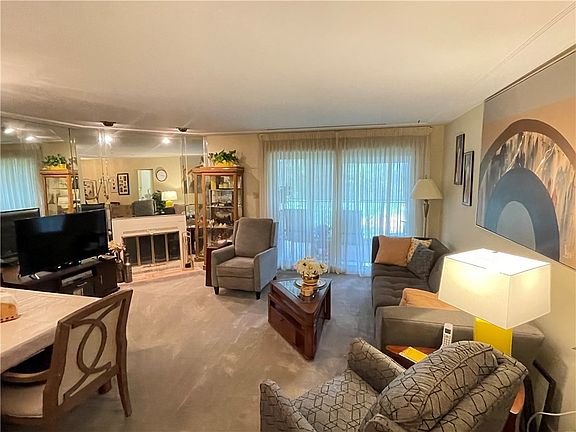 3rd image of 2525 Greensburg Pike APT 401