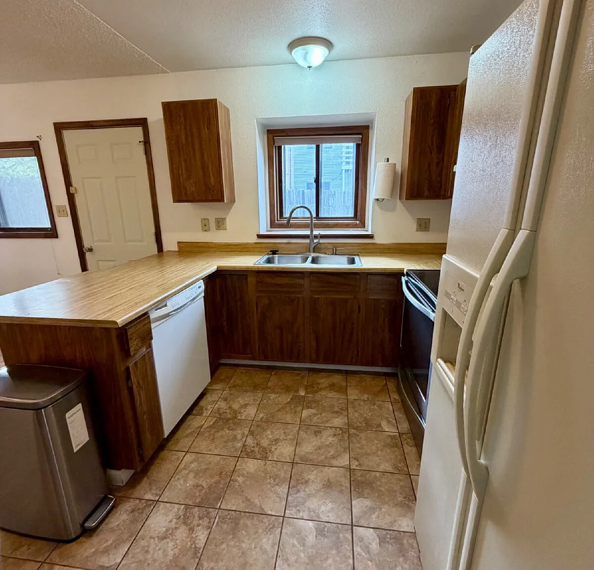 2 bed, 2.0 bath, 1280 sqft, $1,600 — Photo 4