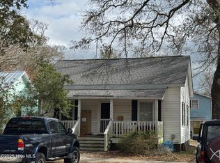 308 E Nash St, Southport, NC 28461