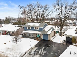 9 Aurora Cres, Ottawa, ON K2G0Z6