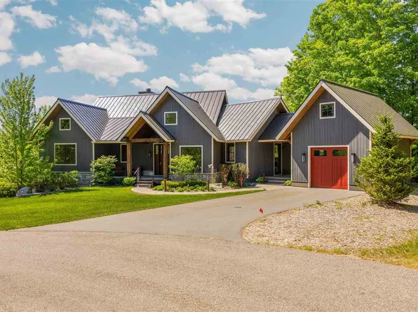 2548 Highlander Dr, Harbor Springs, MI 49740