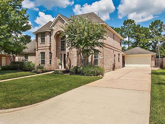 Sprinklers front and back. Fresh mulch and power washing September 2019.