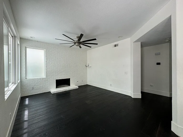 28 Deerwood — Photo 8