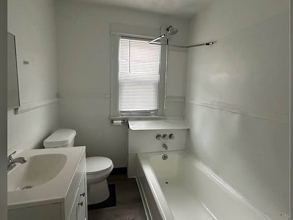 3rd image of 72 Willite Dr APT 2