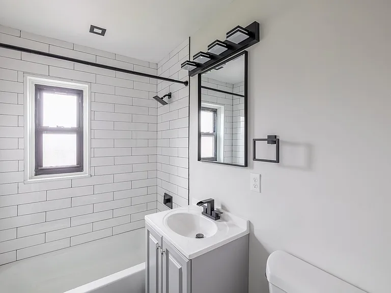 Tivoli Park Apartments — Photo 7