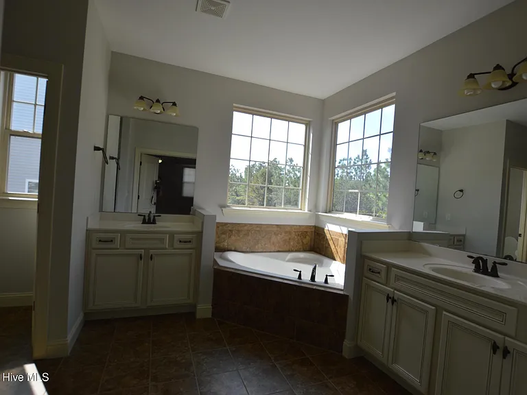 309 Belvedere Dr — Photo 16