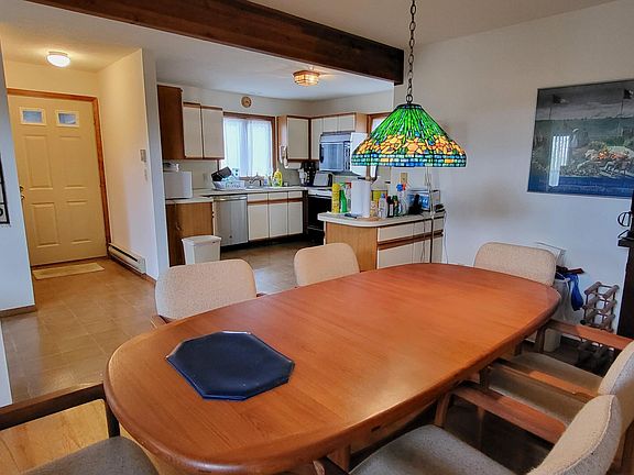 5th image of 130 Bellingham Dr
