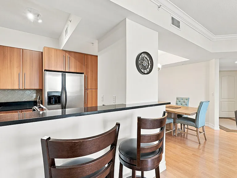 101 SE 20th Ave #501 — Photo 10