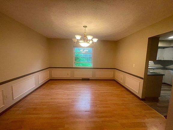 5th image of 6678 Woodsedge Dr