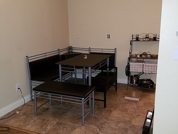 eat in kitchen