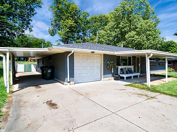 3rd image of 621 Skyview Dr