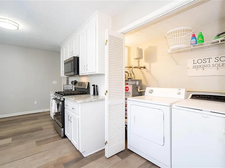 302 Independence Way — Photo 25
