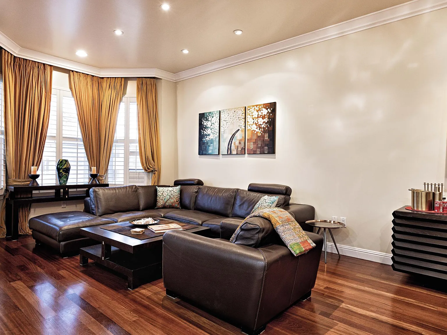 3 bed, 2100 sqft, $11,500 — Photo 4