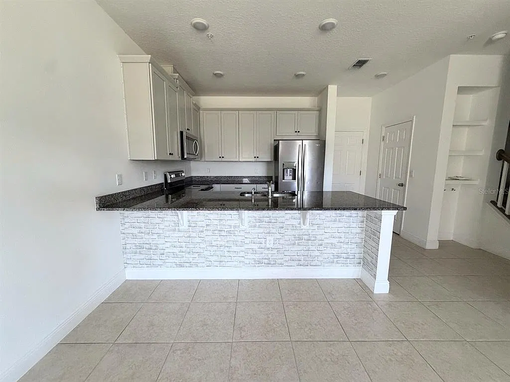 3 bed, 2.5 bath, 1476 sqft, $2,500 — Photo 4