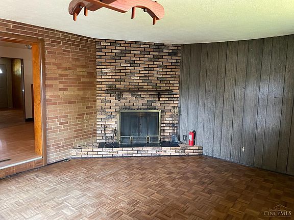 5th image of 2480 Cornwall Dr