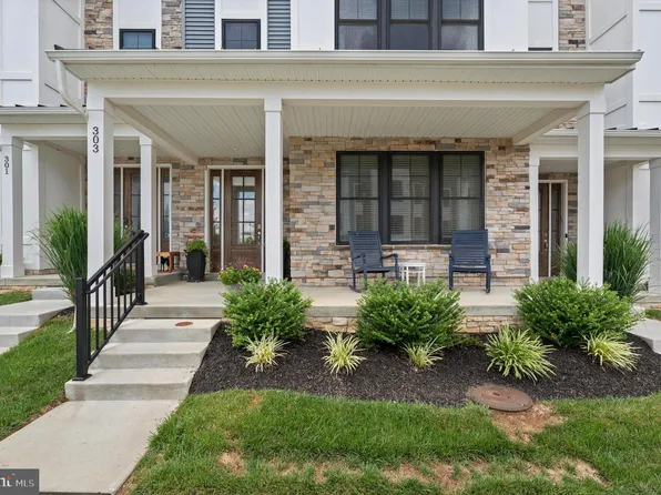 303 W Squire Dr, Newtown Square, PA 19073