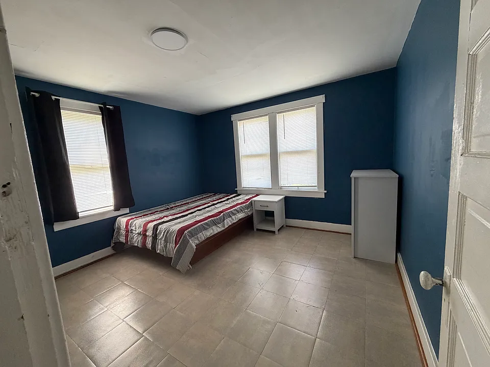 12 Weber St