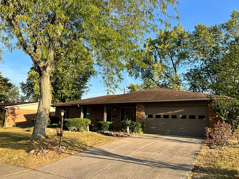 304 Highland Dr — Photo 9