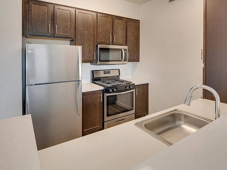 Deer Creek Apartments — Photo 12