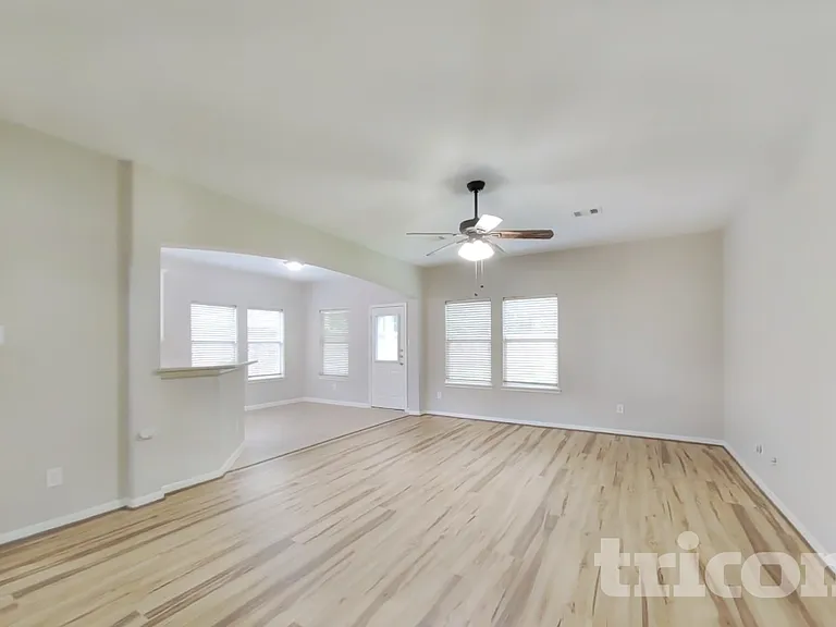 8523 W Highlands Xing — Photo 3