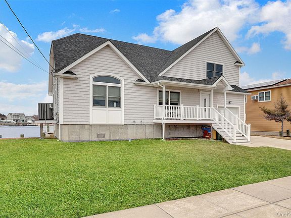 4th image of 10 Beach Road