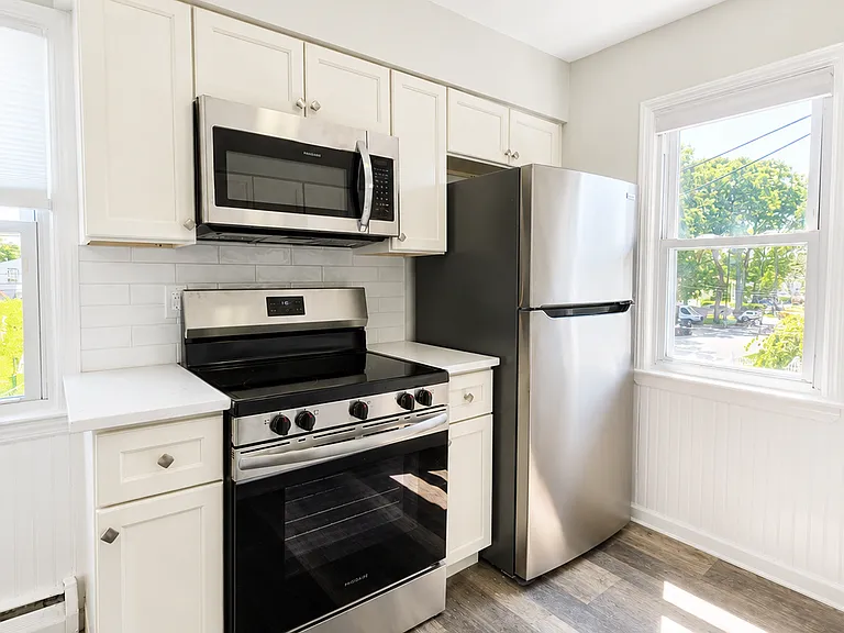 253 Beachview St #B — Photo 2
