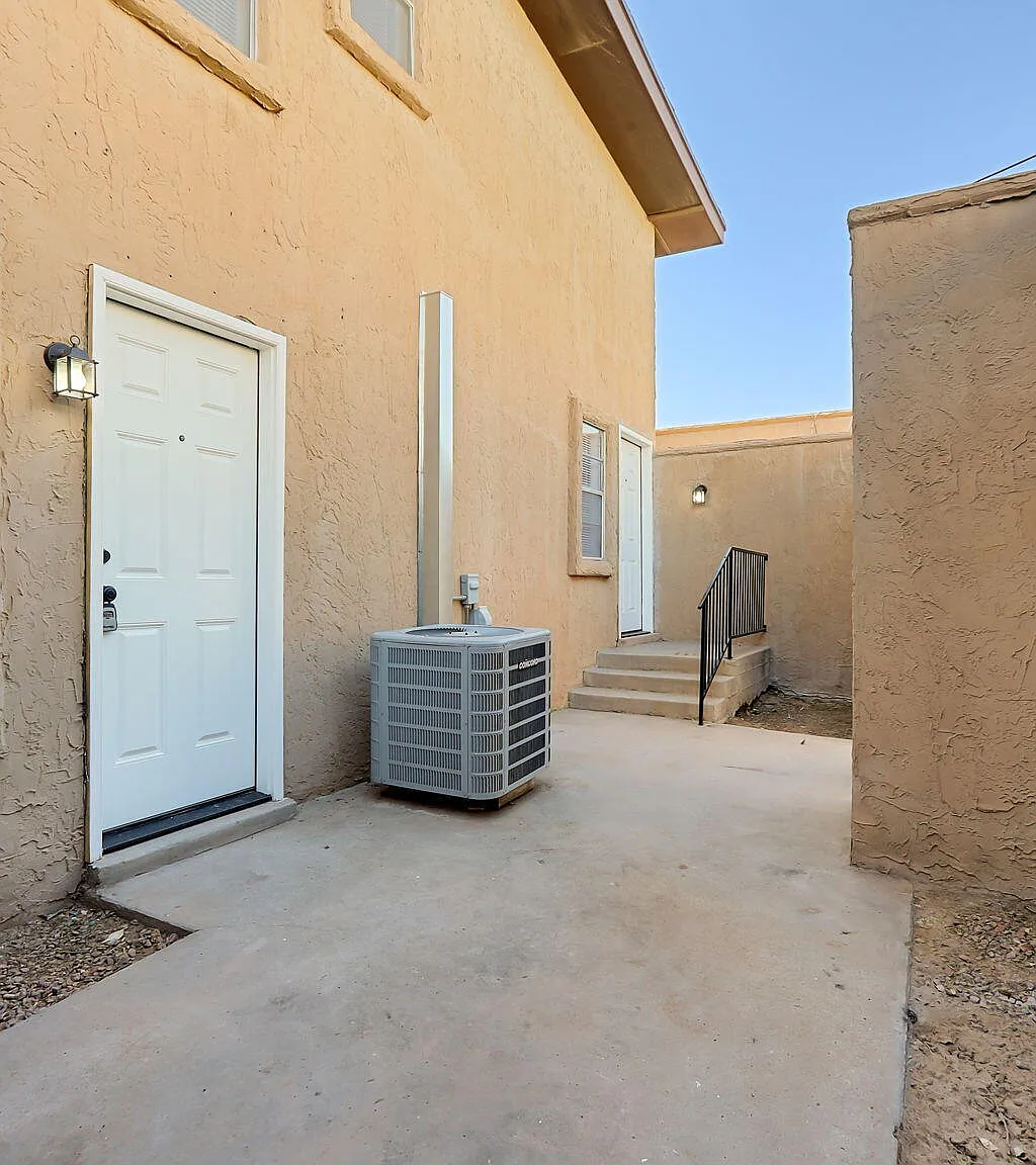 2 bed, 1.5 bath, 1200 sqft, $1,150 — Photo 4
