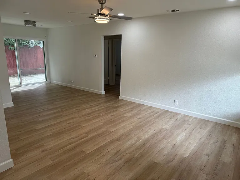 1400 Clay St — Photo 6