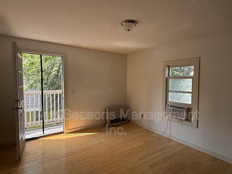 133 Elmwood Ave #4