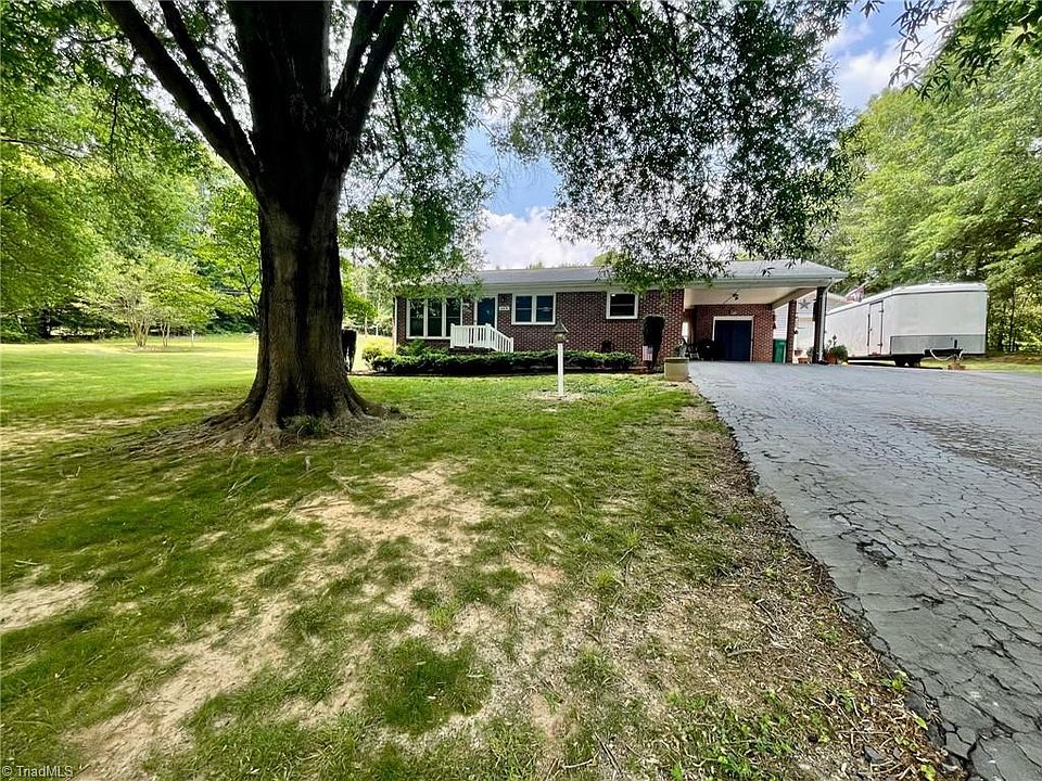 1st image of 169 Jett Dr