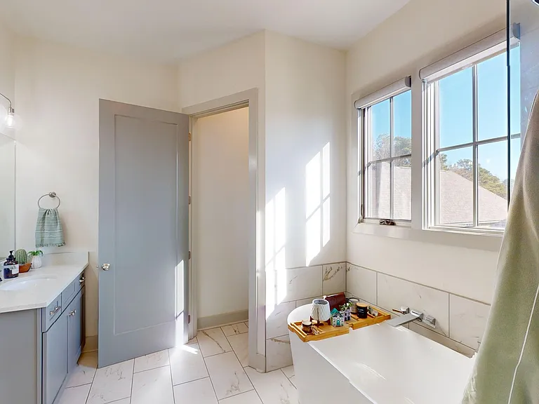 7075 Fain Park Dr — Photo 18