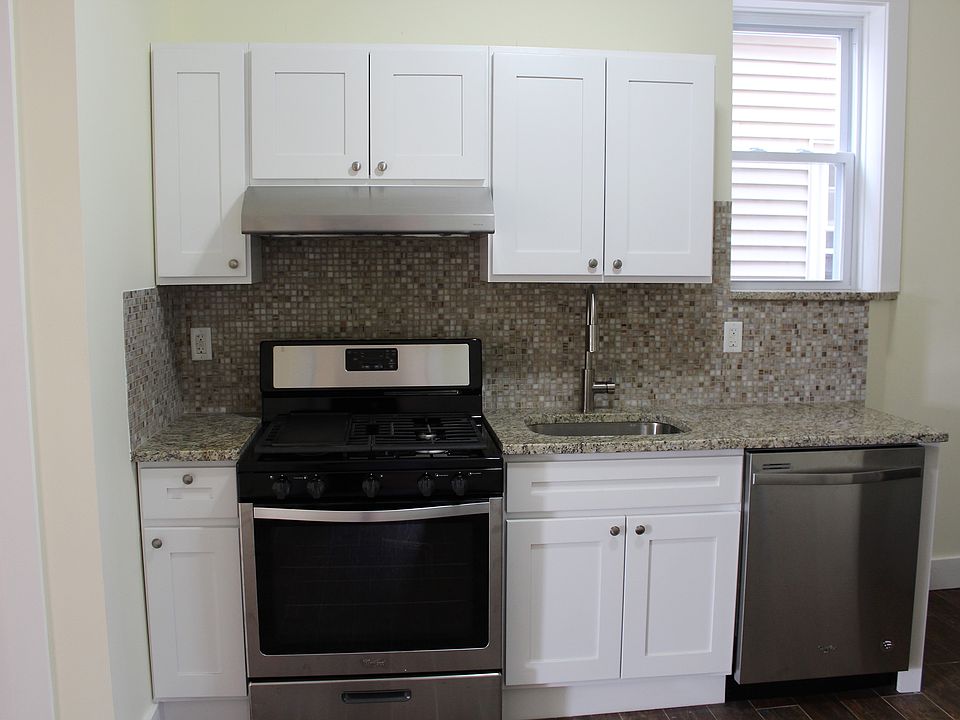 BAND NEW APPLIANCES, RENOVATED KITCHEN