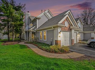 850 Spring Creek Ct, Elk Grove Village, IL 60007
