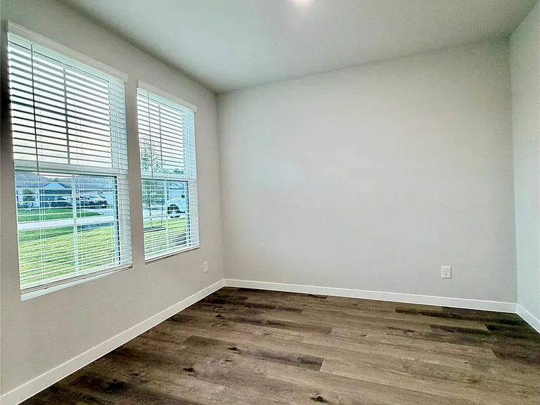 533 Shoreview Dr — Photo 4