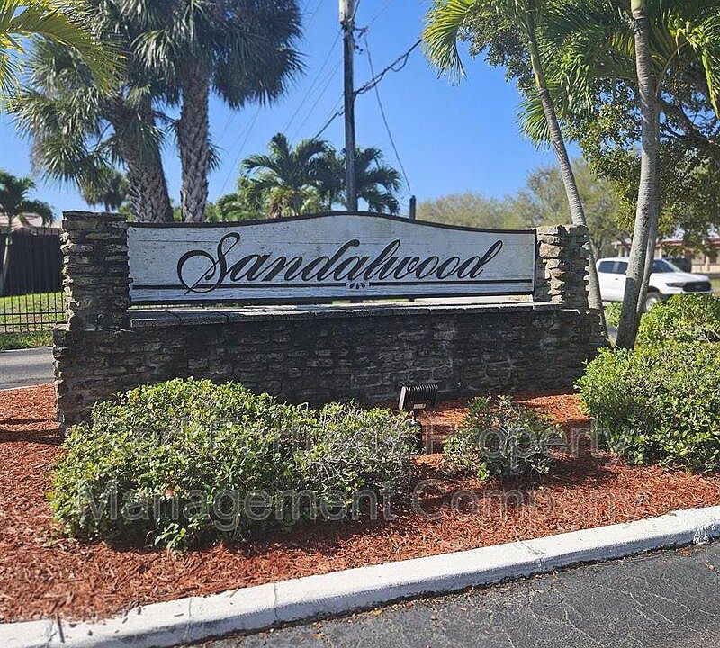 1st image of 12918 Meadowood Ct