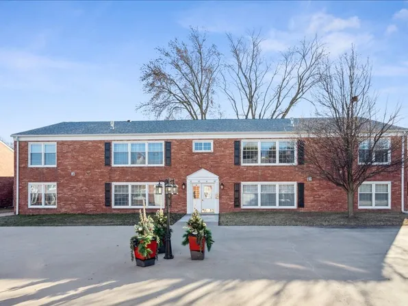3215 E Locust St APT 41, Davenport, IA 52803