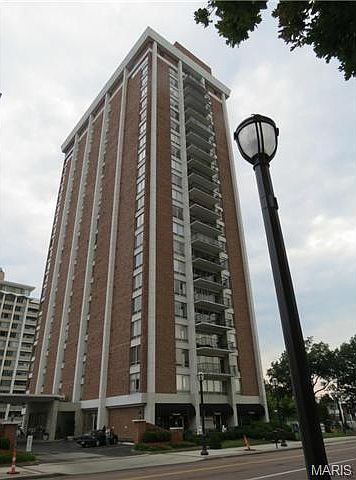 1st image of 200 S Brentwood Blvd APT 5B