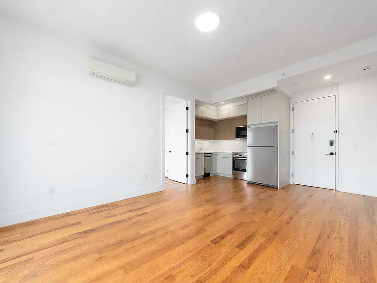 2715 Fulton St #203 — Photo 4