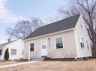 1153 10th Ave, Green Bay, WI 54304