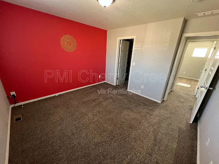 22472 E Union Cir — Photo 45