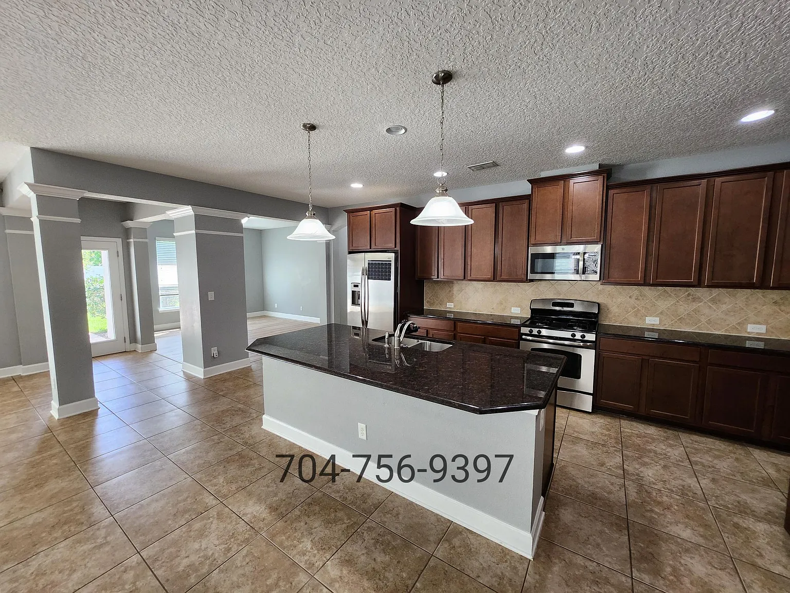 4 bed, 2913 sqft, $4,199 — Photo 3