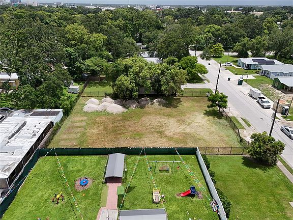 2nd image of 1221 25TH STREET LOT 9