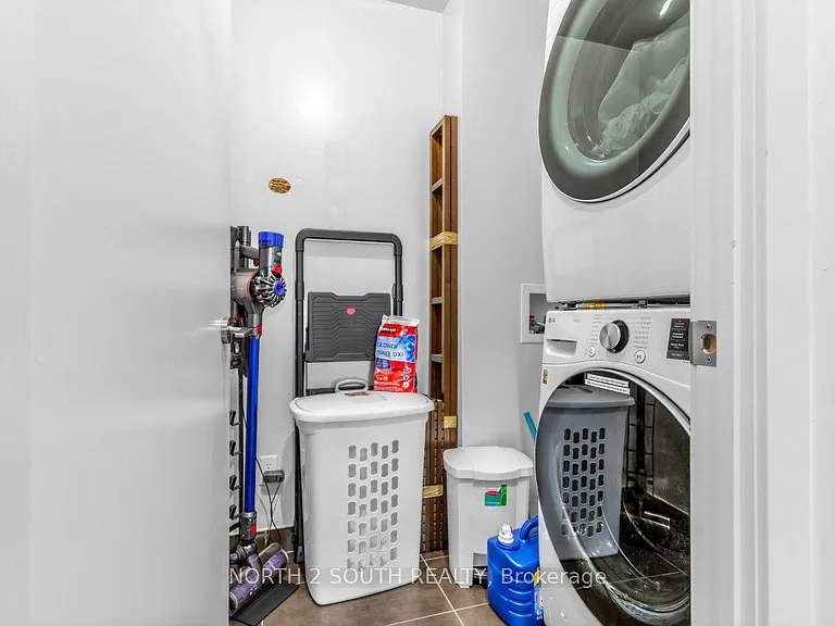 95 Bathurst St #225 — Photo 19