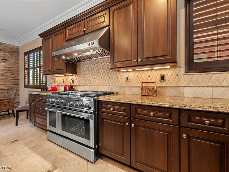 1 Vita Fresco Ct — Photo 28