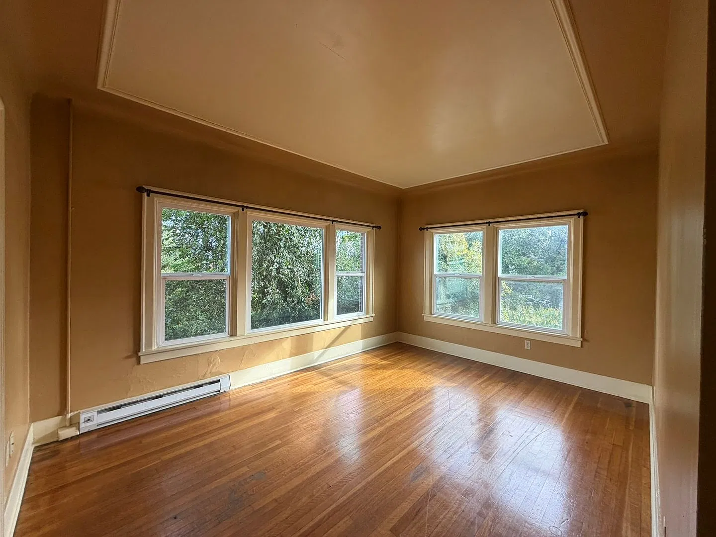 Belmont - 13 Unit — Photo 1