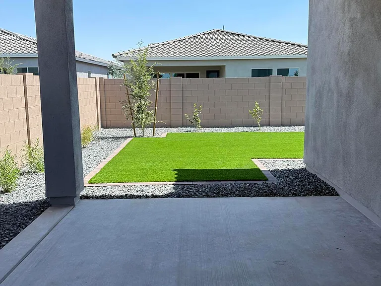 2921 E Mission Ln — Photo 7