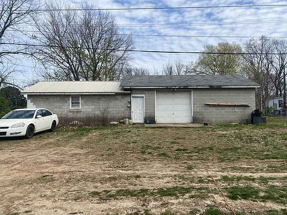 2nd image of 303 Randell Dr