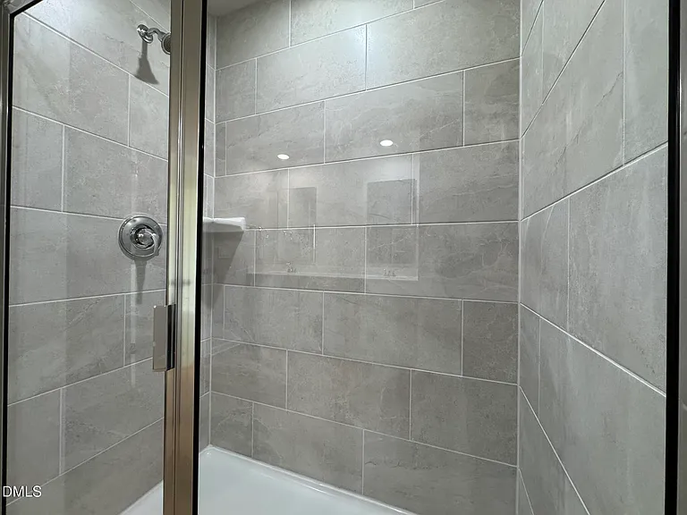 101 Klamath Dr — Photo 34