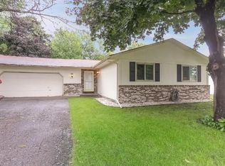 9660 99th Ave N, Maple Grove, MN 55369