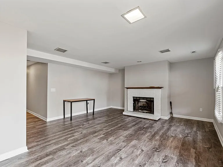 10747 Brice Ct — Photo 16